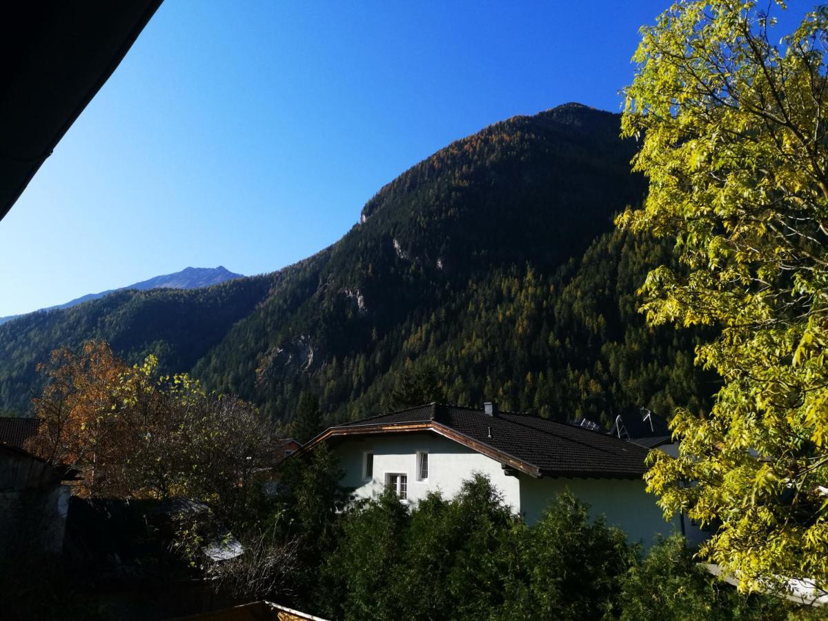 Ferienwohnung Peter Umhausen Bagian luar foto